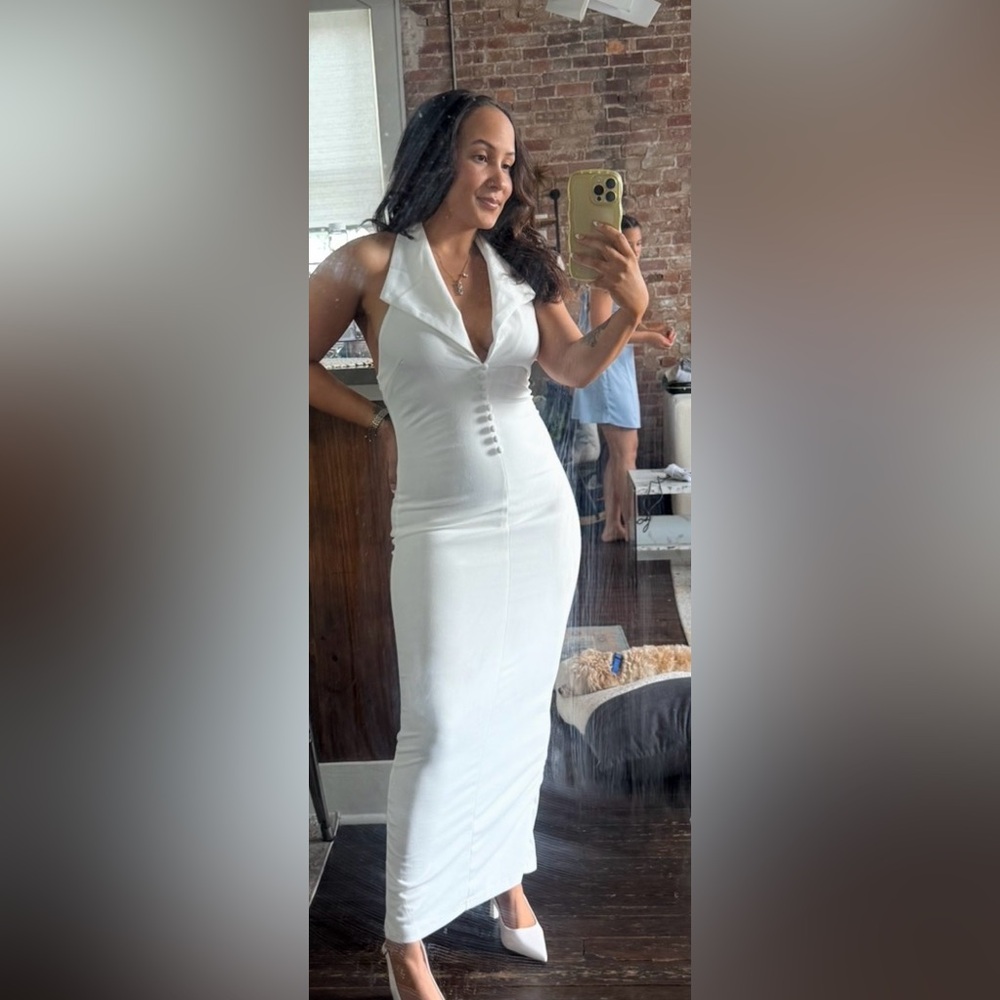 Elegant White Sleeveless Dress